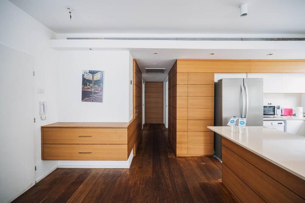Ben Gurion Beauty 2 Bedrooms With Free Parking Apartment *