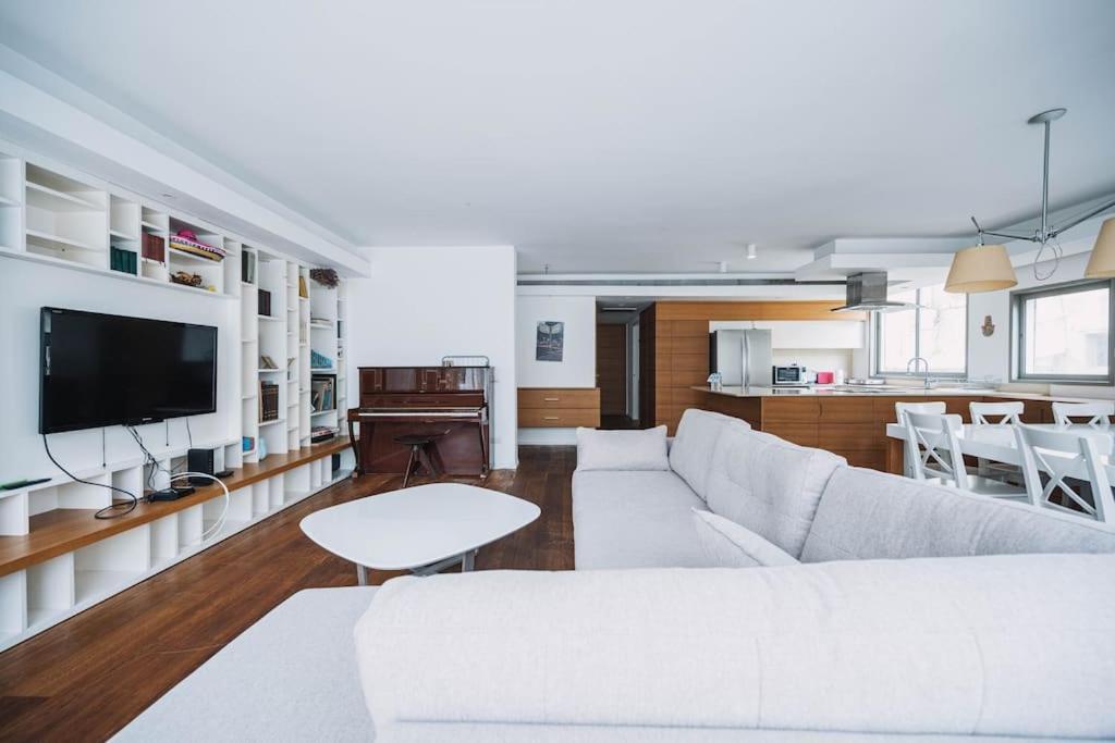 Apartment Ben Gurion Beauty 2 Bedrooms With Free Parking Tel Aviv