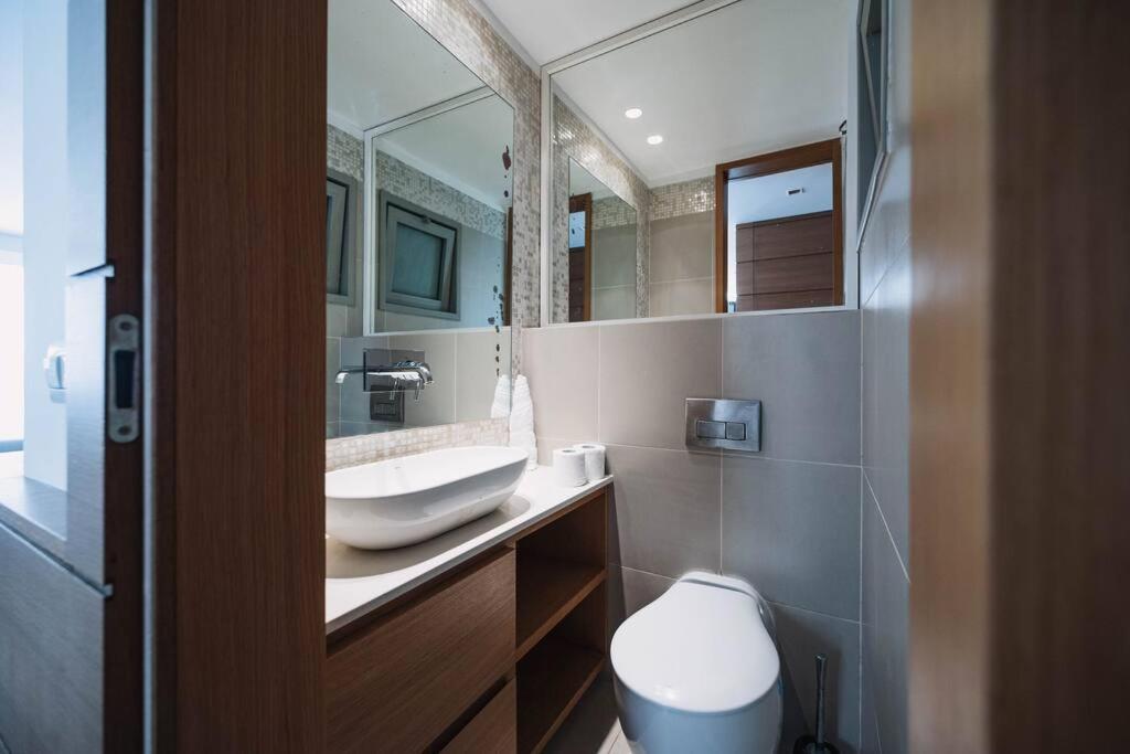 Ben Gurion Beauty 2 Bedrooms With Free Parking Apartment *