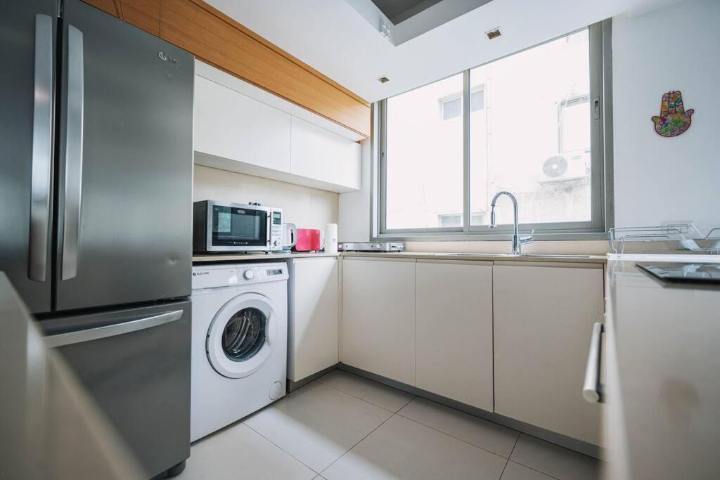 Ben Gurion Beauty 2 Bedrooms With Free Parking Tel Aviv